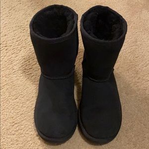 Size 7 Classic short black UGG boots.